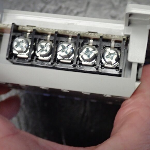 System Sensor M500R Relay Module for Fire Alarm - Picture 2 of 8